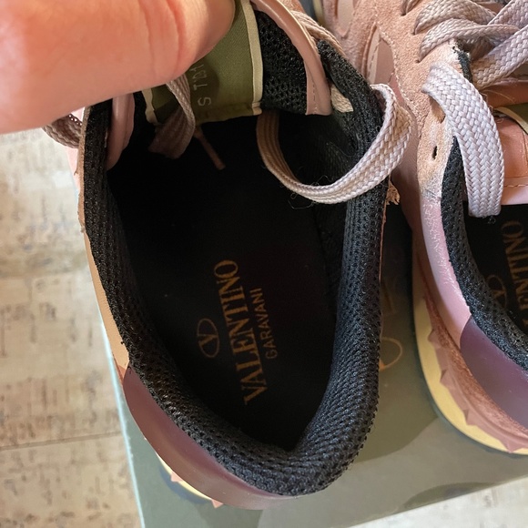 Valentino Garavani Rockstud Camouflage sneakers - Pink size 7 - Picture 8 of 13